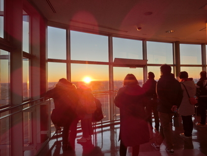 古代蓮会館迎春企画 50mの展望タワーから見る初日の出 古代蓮の里